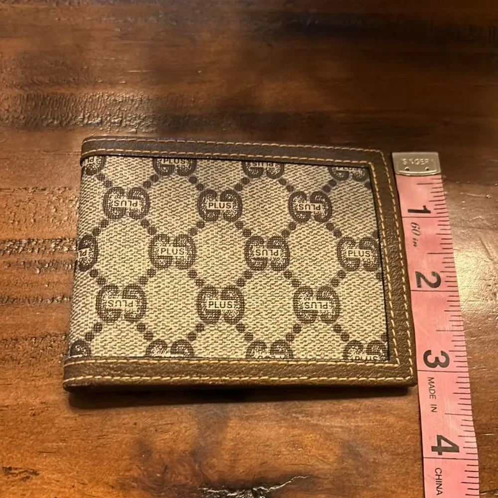 Gucci Vintage Men’s Wallet impeccable